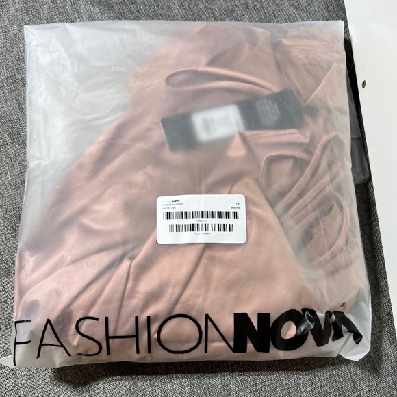 Fashion Nova Elegant Copper Satin Slip Dress with Side Slit Size 1X NEW - Picture 10 of 14